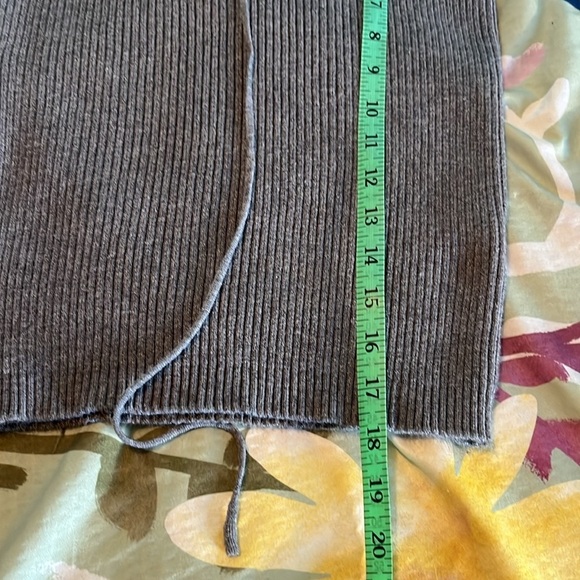 Super soft cable knit sweater and matching skirt set - Picture 8 of 8